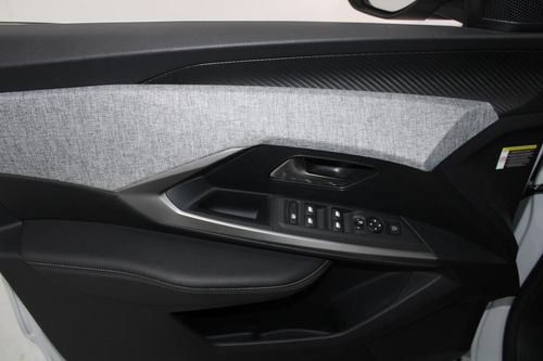 Peugeot E-3008 - Photo 9