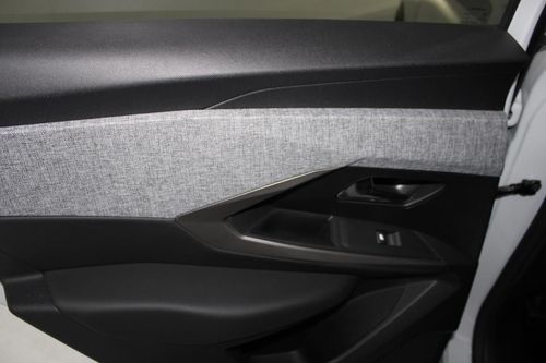 Peugeot E-3008 - Photo 12