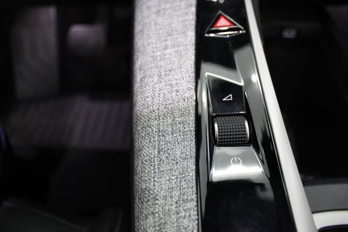 Peugeot E-3008 - Photo 20