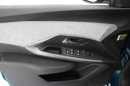 Peugeot E-3008 - Photo 9