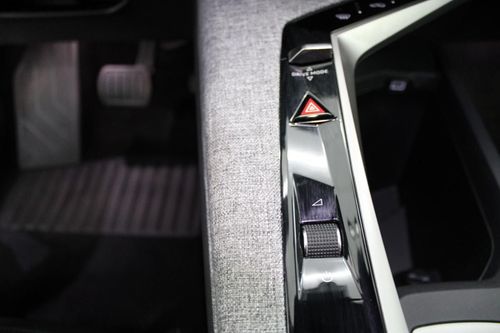Peugeot E-3008 - Photo 21