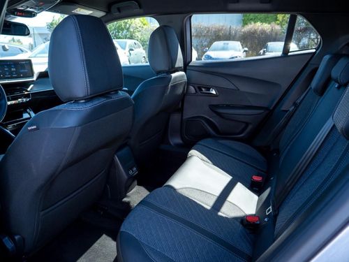 Peugeot e-2008 - Photo 23