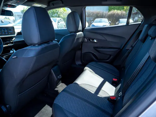 Peugeot e-2008 - Photo 23