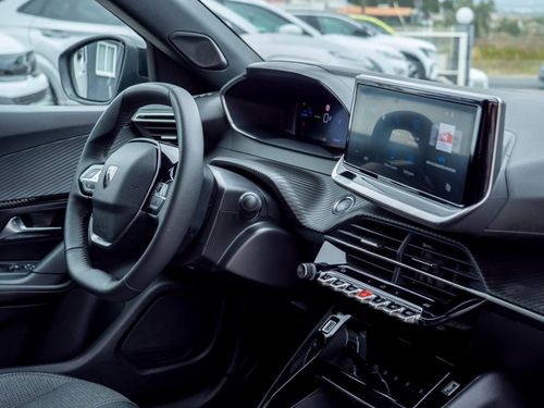 Peugeot e-2008 - Photo 18
