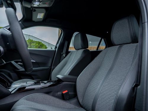Peugeot e-2008 - Photo 23