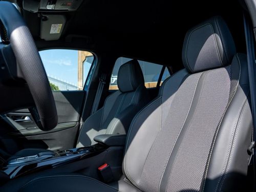 Peugeot e-2008 - Photo 22