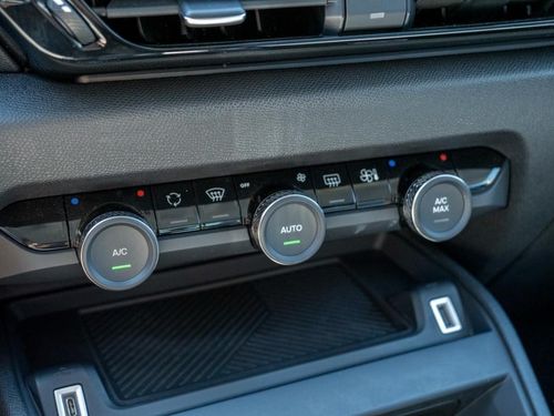 Citroen e-C4 - Photo 36