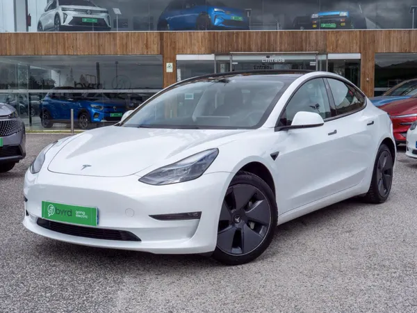 Tesla Model 3 - Photo 2