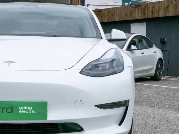 Tesla Model 3 - Photo 6