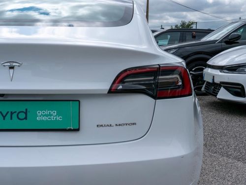 Tesla Model 3 - Photo 12