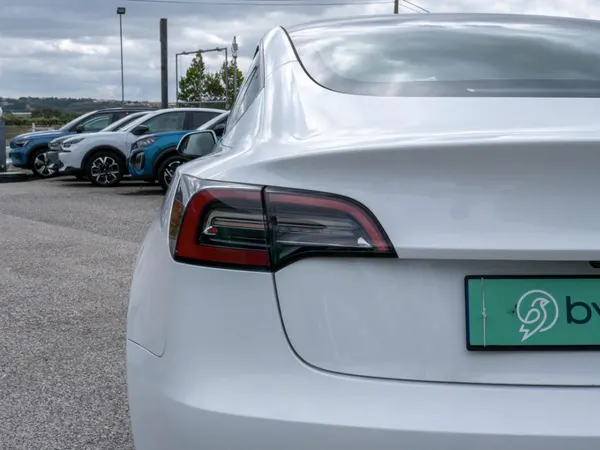 Tesla Model 3 - Photo 11