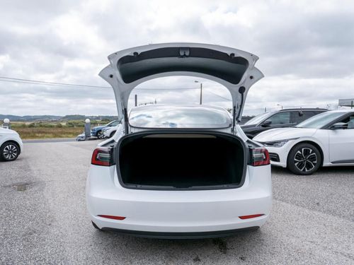 Tesla Model 3 - Photo 13