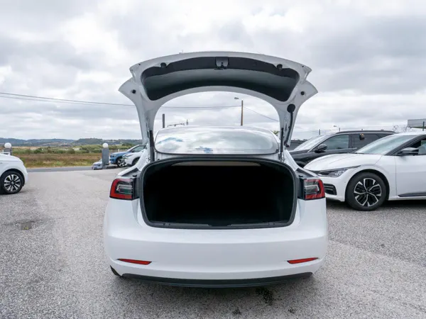 Tesla Model 3 - Photo 13