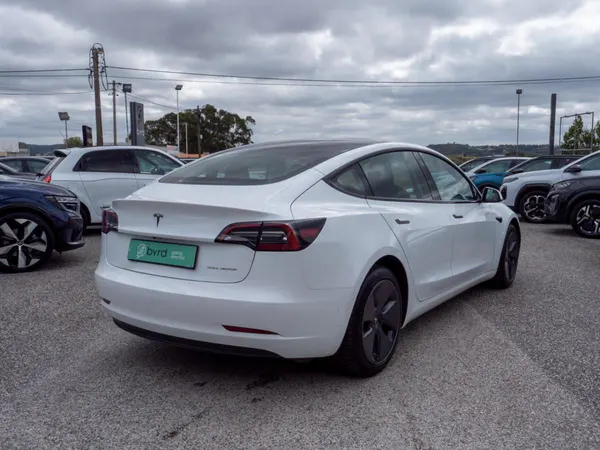 Tesla Model 3 - Photo 16