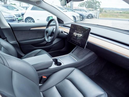 Tesla Model 3 - Photo 17