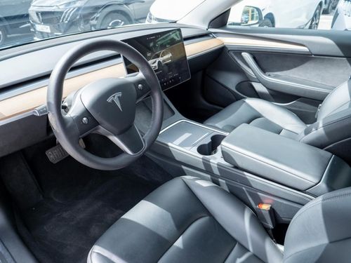 Tesla Model 3 - Photo 22