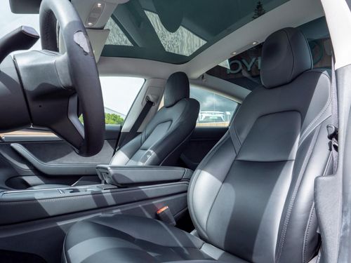 Tesla Model 3 - Photo 23