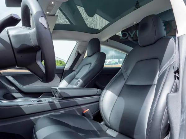 Tesla Model 3 - Photo 23