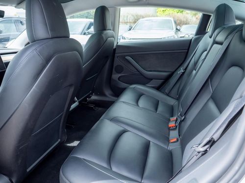 Tesla Model 3 - Photo 25
