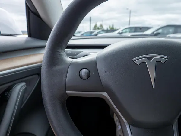 Tesla Model 3 - Photo 30
