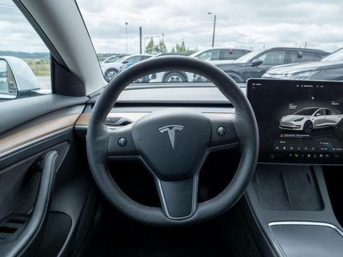 Tesla Model 3 - Photo 29