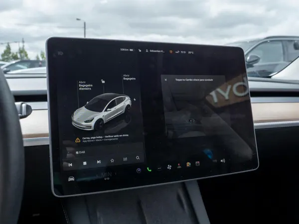 Tesla Model 3 - Photo 32