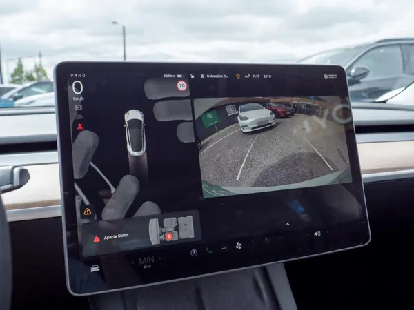 Tesla Model 3 - Photo 33
