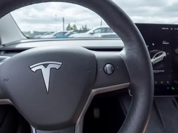 Tesla Model 3 - Photo 31