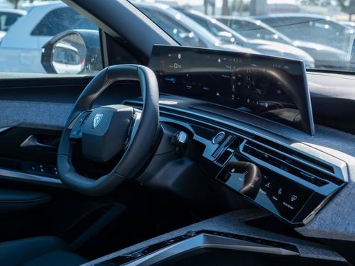 Peugeot E-3008 - Photo 18