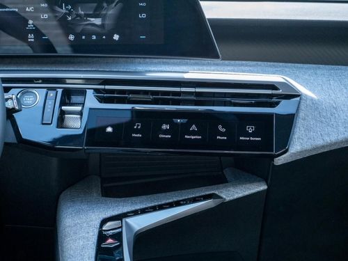 Peugeot E-3008 - Photo 27