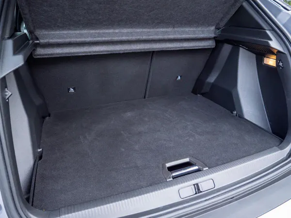 Peugeot e-2008 - Photo 15