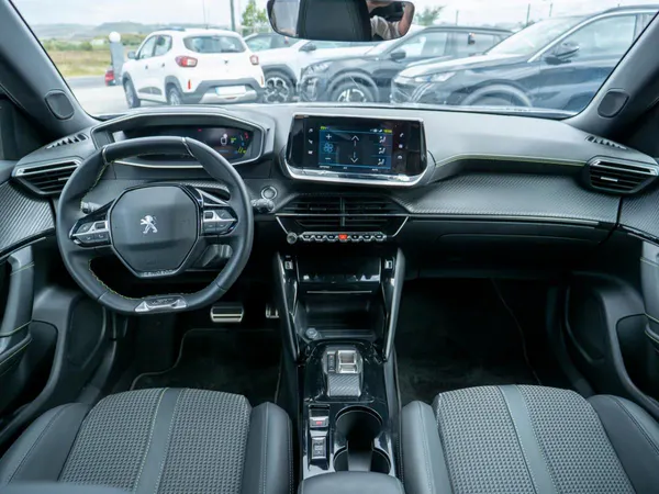Peugeot e-2008 - Photo 26
