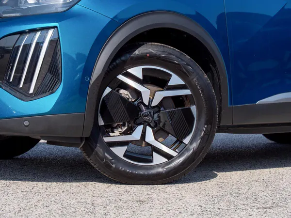 Peugeot e-2008 - Photo 3