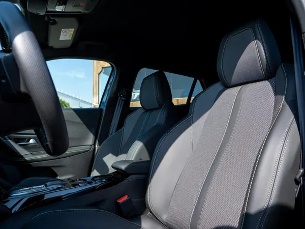 Peugeot e-2008 - Photo 22