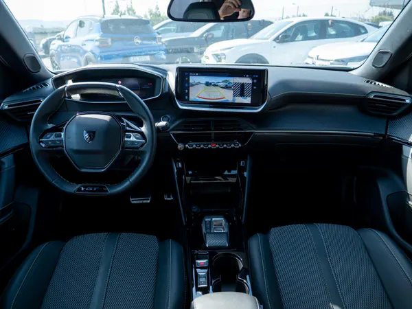 Peugeot e-2008 - Photo 25