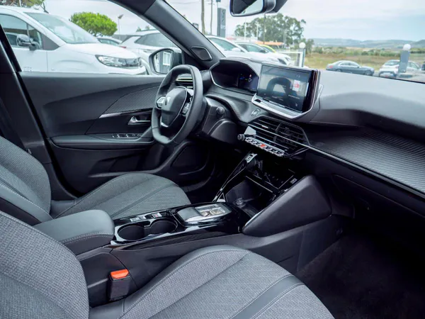 Peugeot e-2008 - Photo 17