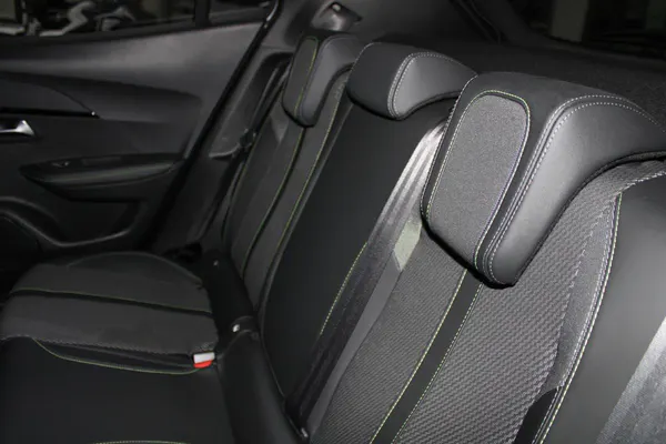 Peugeot e-2008 - Photo 13
