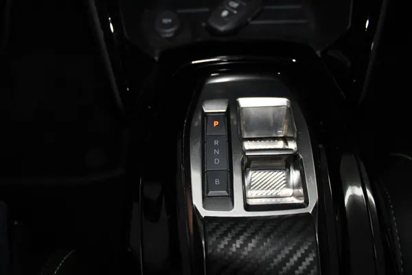 Peugeot e-2008 - Photo 17