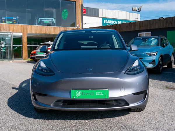 Tesla Model Y - Photo 4
