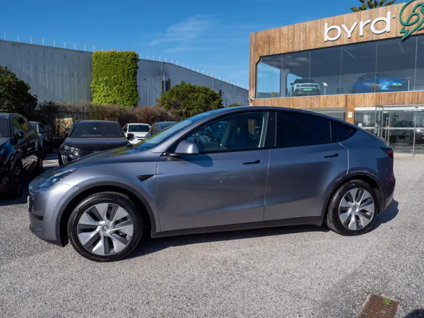 Tesla Model Y - Photo 8