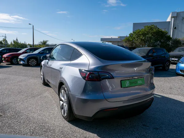 Tesla Model Y - Photo 9