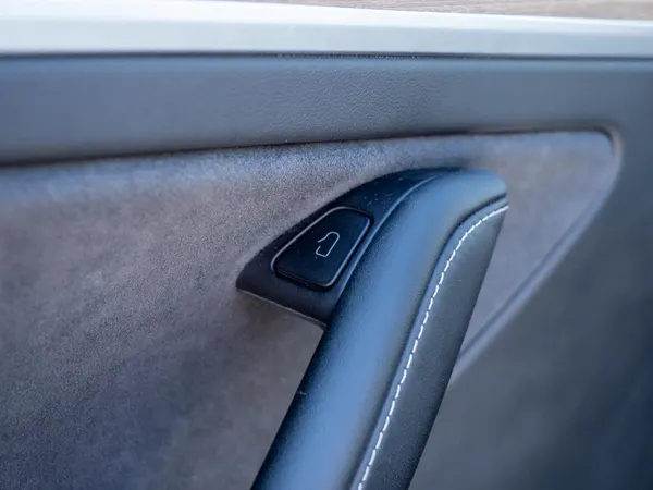 Tesla Model Y - Photo 22