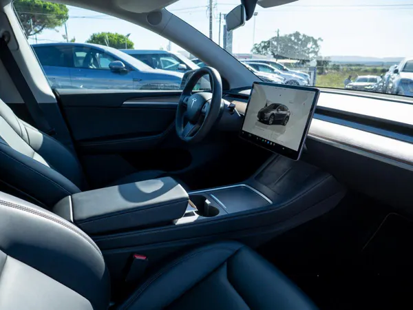Tesla Model Y - Photo 17