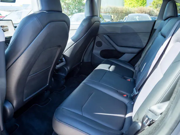 Tesla Model Y - Photo 26