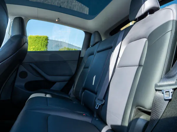 Tesla Model Y - Photo 27