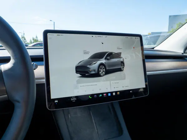 Tesla Model Y - Photo 35