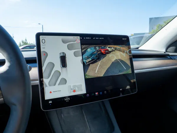 Tesla Model Y - Photo 36