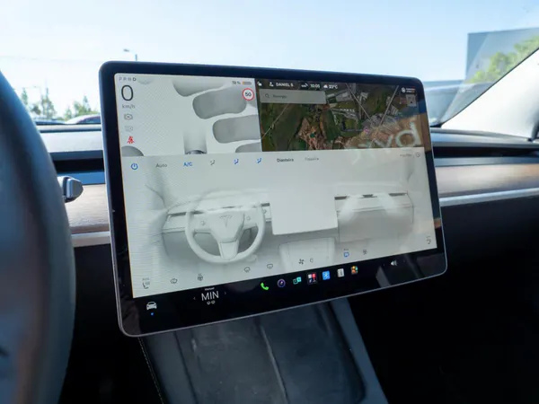 Tesla Model Y - Photo 37