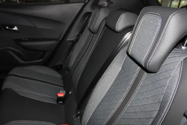 Peugeot e-2008 - Photo 13