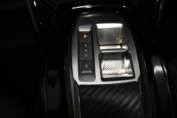 Peugeot e-2008 - Photo 17